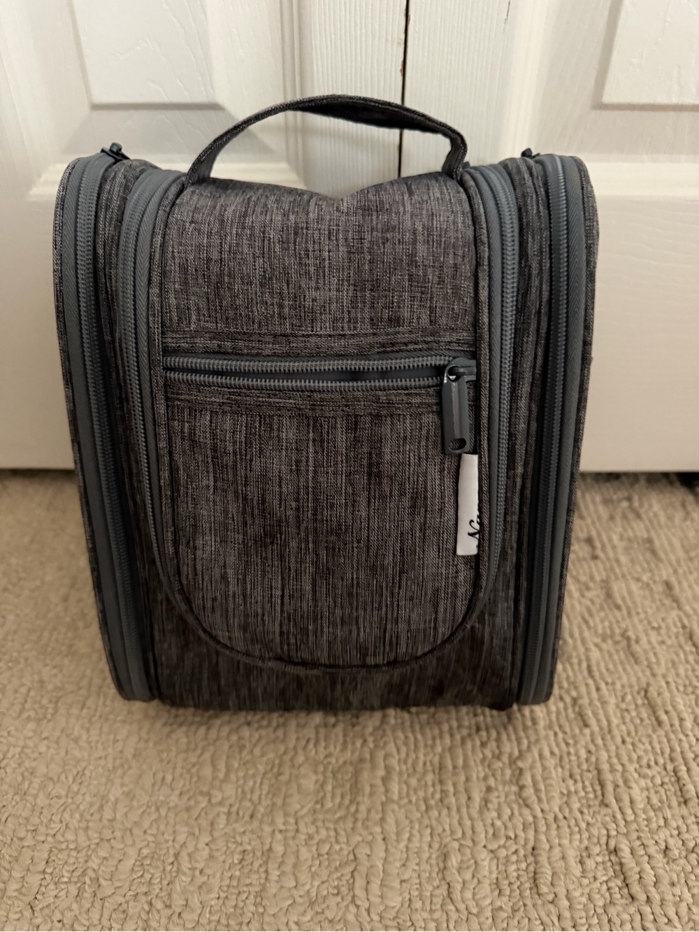 Medium Hanging Toiletry Bag